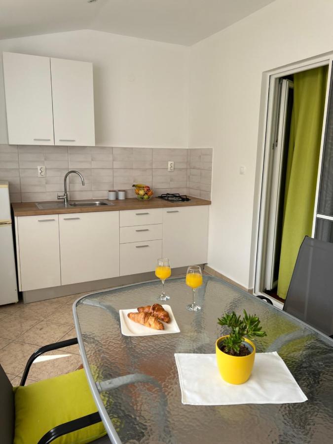 Apartments Xenia Pakoštane 外观 照片